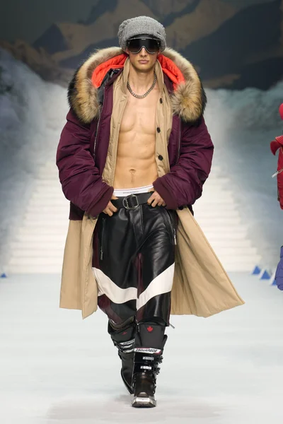 Look 17